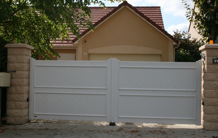 Nos modèles de portails PVC à VIERZON