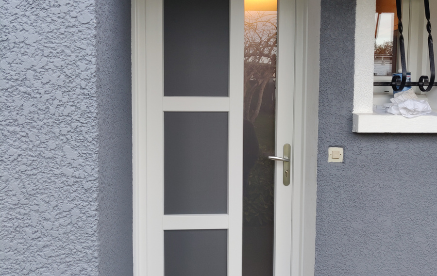 Notre gamme de portes d'entrée en PVC CLASSIQUE et PVC CONTEMPORAINE à VIERZON